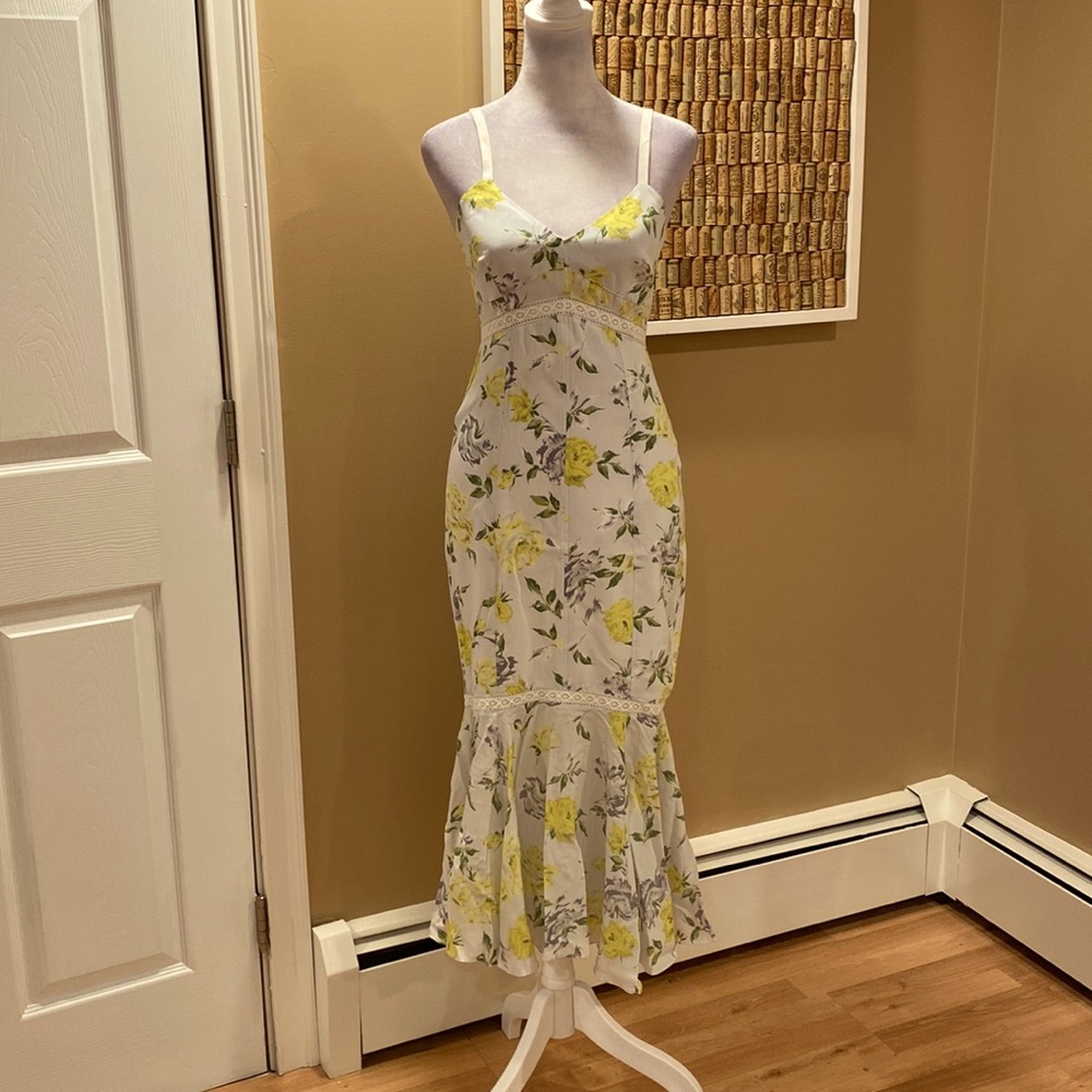 Cinq a Sept. Beautiful Sunglow Multi dress. Silk. Lined
